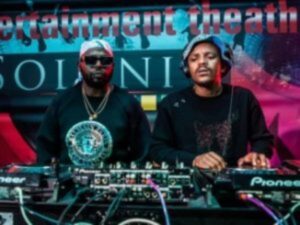 Kabza De Small & DJ Maphorisa – Msholozi Ft. Young Stunna